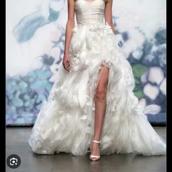 Authentic Monique Lhullier wedding dress - Picture 8 of 10